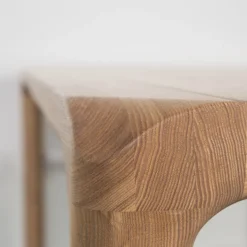 STORM Table à manger 6 personnes aux bords arrondis en bois