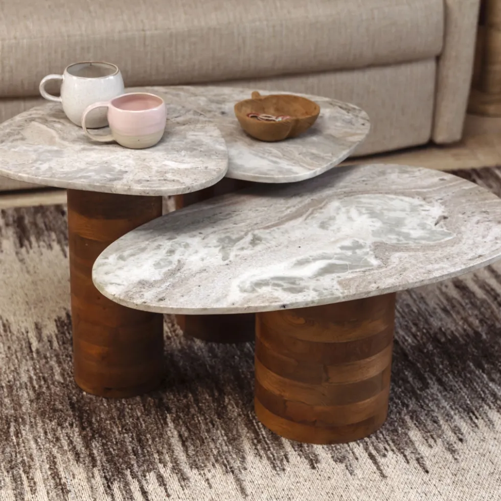 SUKI Lot de 3 tables basses organiques gigognes en marbre et bois